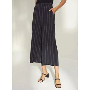 Aritzia Wilfred | FAUN PANT Pinstripe, wide-leg pant | Grey &‎ White | XS